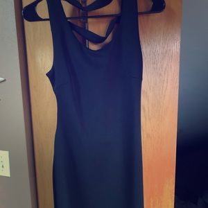 La Reyna black short dress